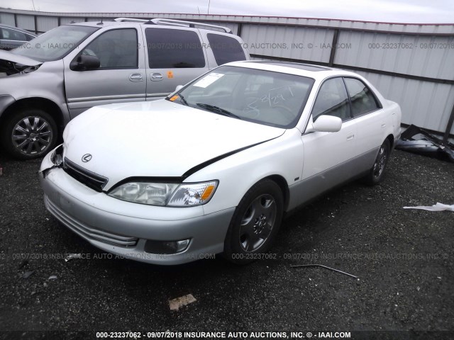 JT8BF28G110308234 - 2001 LEXUS ES 300 WHITE photo 2