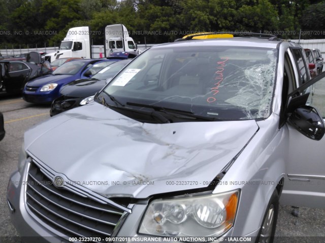 2A4RR5D17AR286508 - 2010 CHRYSLER TOWN & COUNTRY TOURING SILVER photo 6