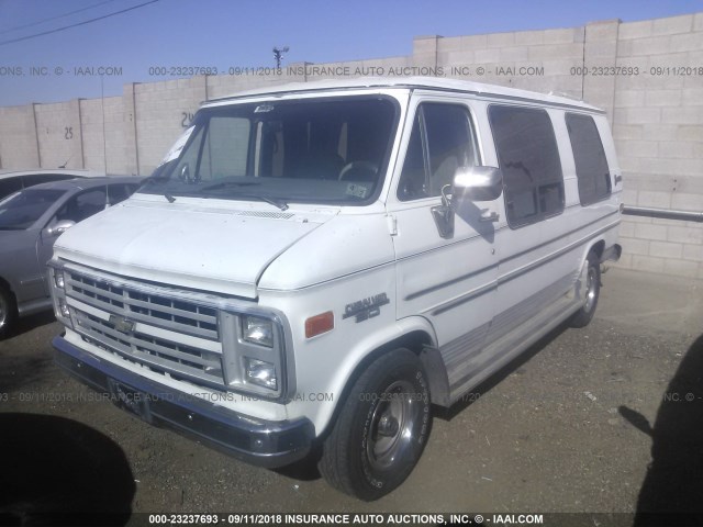 1GBEG25K7L7120272 - 1990 CHEVROLET G20 WHITE photo 2