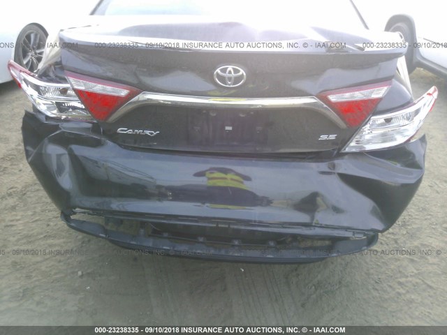 4T1BF1FK6GU160050 - 2016 TOYOTA CAMRY LE/XLE/SE/XSE BLACK photo 6