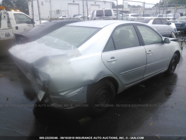 4T1BE32K14U332419 - 2004 TOYOTA CAMRY LE/XLE/SE SILVER photo 4