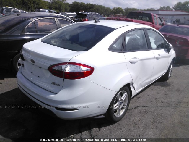 3FADP4BJ1HM117241 - 2017 FORD FIESTA SE WHITE photo 4