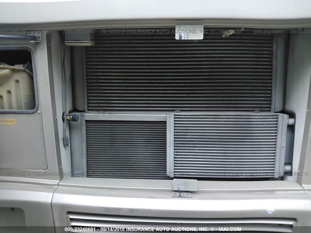 1RF42444732025530 - 2003 ROADMASTER RAIL MONOCOQUE أبيض صورة 10