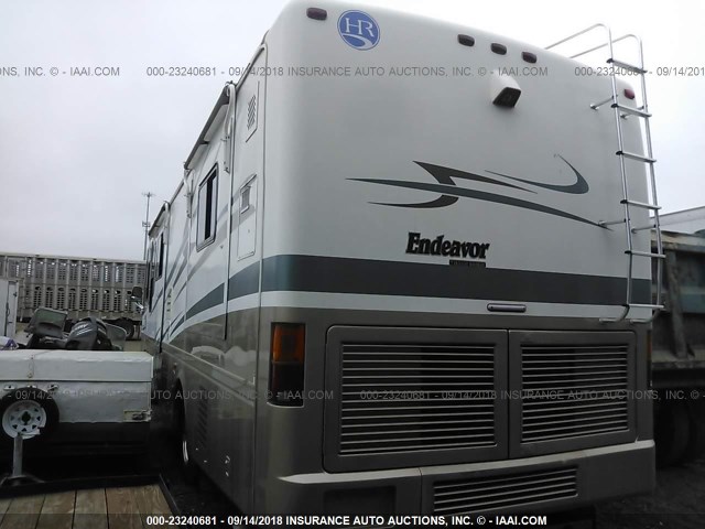 1RF42444732025530 - 2003 ROADMASTER RAIL MONOCOQUE أبيض صورة 3