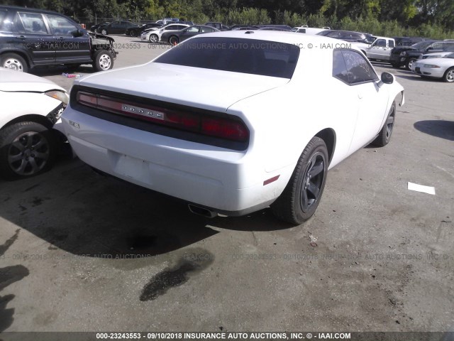 2C3CDYAG4CH292140 - 2012 DODGE CHALLENGER SXT WHITE photo 4