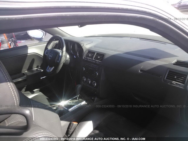 2C3CDYAG4CH292140 - 2012 DODGE CHALLENGER SXT WHITE photo 5