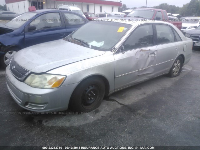 4T1BF28B2YU057535 - 2000 TOYOTA AVALON XL/XLS SILVER photo 2