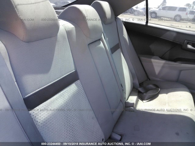 4T1BF1FK8EU844983 - 2014 TOYOTA CAMRY L/SE/LE/XLE ნაცრისფერი ფოტო 8