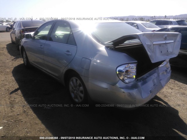 4T1BE32K12U074352 - 2002 TOYOTA CAMRY LE/XLE/SE SILVER photo 3