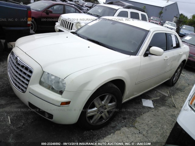 2C3KK53G66H375148 - 2006 CHRYSLER 300 TOURING WHITE photo 2