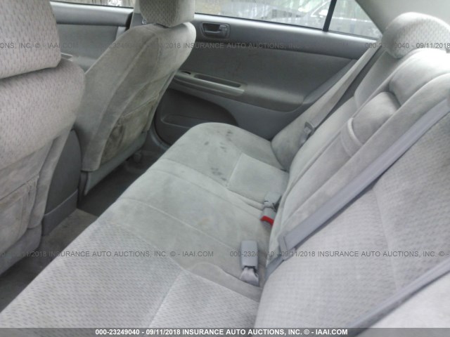 4T1BE32K64U280902 - 2004 TOYOTA CAMRY LE/XLE/SE WHITE photo 8