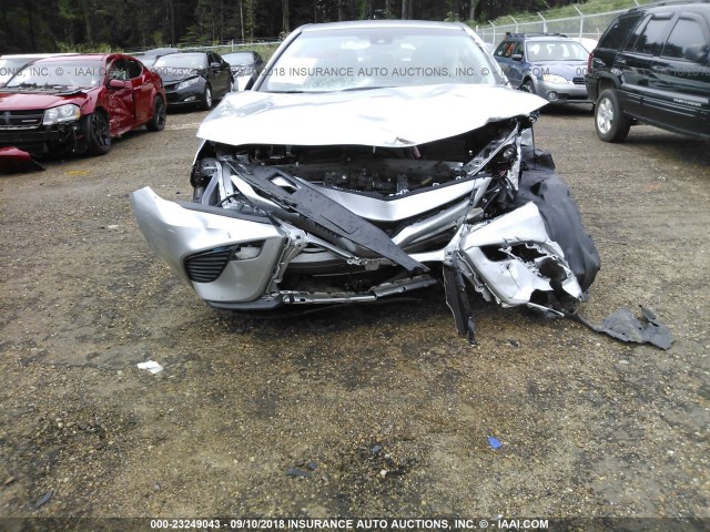 JTNB11HK1J3026362 - 2018 TOYOTA CAMRY L/LE/XLE/SE/XSE SILVER photo 6