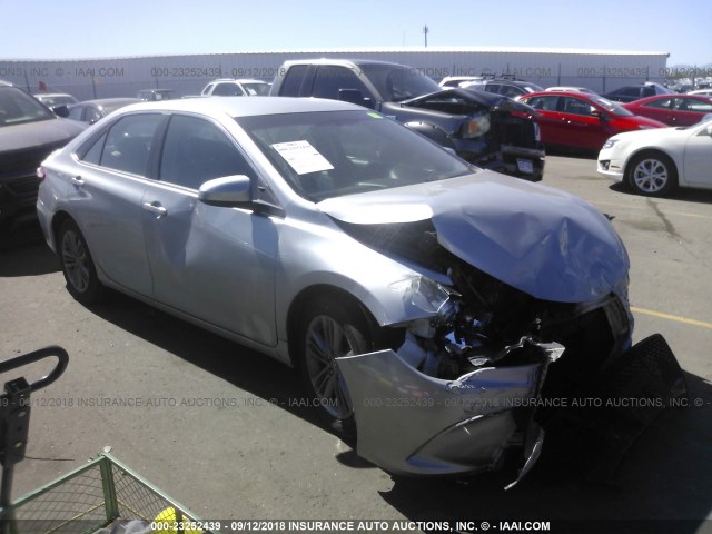 4T1BF1FK8GU188206 - 2016 TOYOTA CAMRY LE/XLE/SE/XSE SILVER photo 1