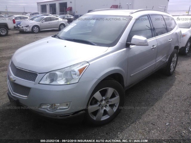 1GNKVLED3CJ106729 - 2012 CHEVROLET TRAVERSE LTZ SILVER photo 2