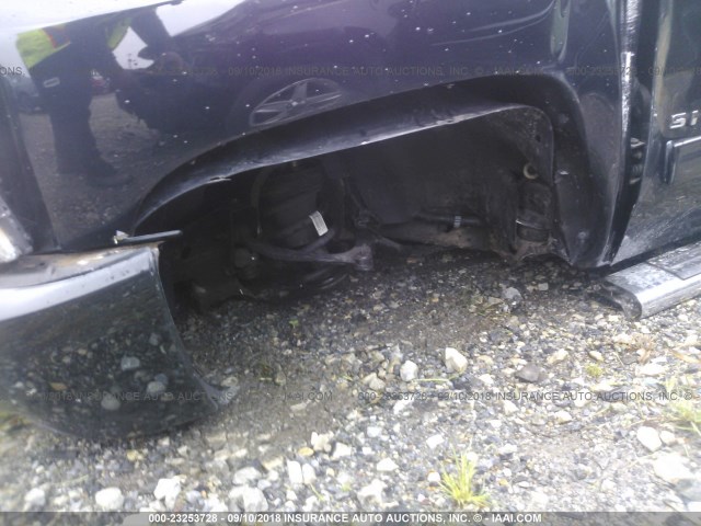 1GCRKSE39BZ415235 - 2011 CHEVROLET SILVERADO K1500 LT შავი ფოტო 6