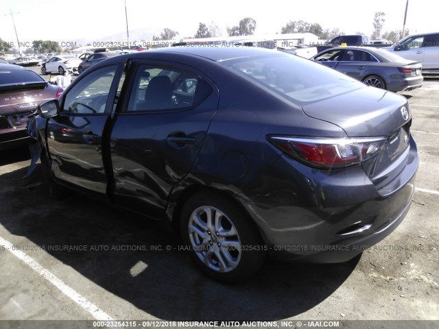 3MYDLBZV3GY106348 - 2016 TOYOTA SCION IA GRAY photo 3