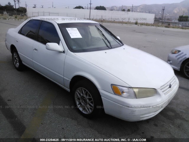 4T1BG22K5VU141513 - 1997 TOYOTA CAMRY CE/LE/XLE 白色 照片 1