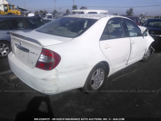 4T1BF30K22U004648 - 2002 TOYOTA CAMRY LE/XLE/SE WHITE photo 4