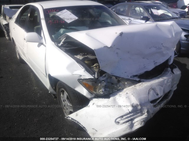 4T1BF30K22U004648 - 2002 TOYOTA CAMRY LE/XLE/SE WHITE photo 6