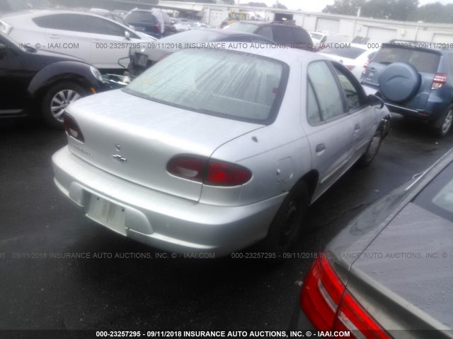 1G1JF524X27148319 - 2002 CHEVROLET CAVALIER LS GRAY photo 4