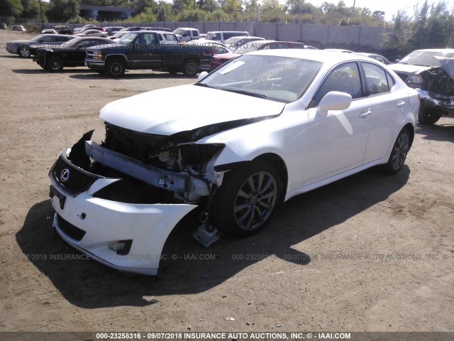 JTHCK262872011823 - 2007 LEXUS IS 250 WHITE photo 2