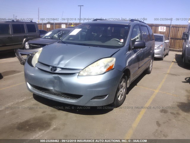 5TDZK23CX7S070051 - 2007 TOYOTA SIENNA CE/LE Light Blue photo 2