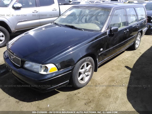 YV1LW56D2Y2663700 - 2000 VOLVO V70 GLT BLACK photo 2