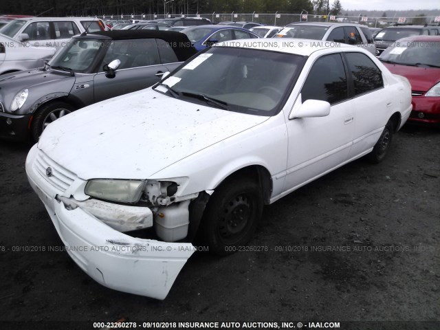JT2BG22K0V0092192 - 1997 TOYOTA CAMRY LE/XLE WHITE photo 2