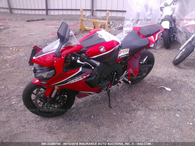 JH2SC7705HK000792 - 2017 HONDA CBR1000 RR RED photo 2