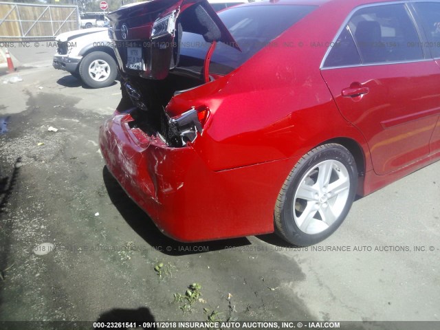 4T1BF1FKXCU635239 - 2012 TOYOTA CAMRY SE/LE/XLE RED photo 6
