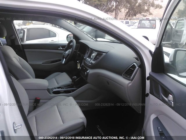 KM8J33A43JU695398 - 2018 HYUNDAI TUCSON SEL/SEL PLUS WHITE photo 5