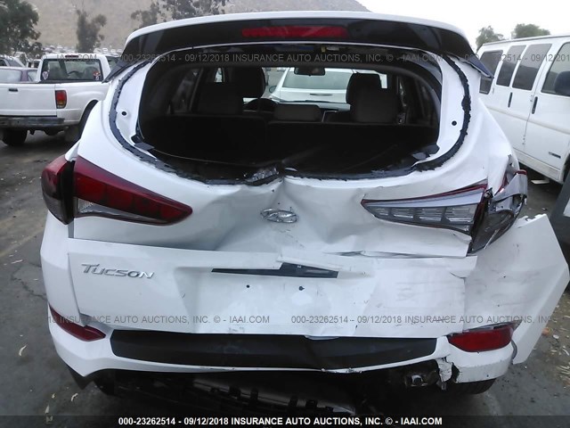 KM8J33A43JU695398 - 2018 HYUNDAI TUCSON SEL/SEL PLUS WHITE photo 6