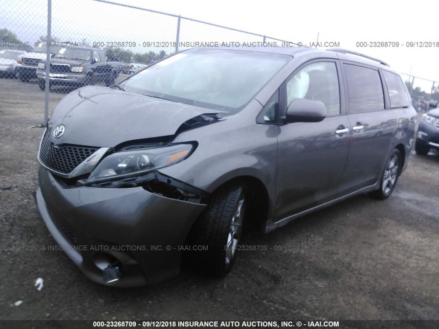 5TDXK3DC2FS665034 - 2015 TOYOTA SIENNA SPORT GRAY photo 2