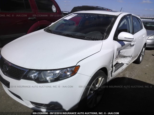 KNAFW5A32D5700655 - 2013 KIA FORTE SX WHITE photo 6