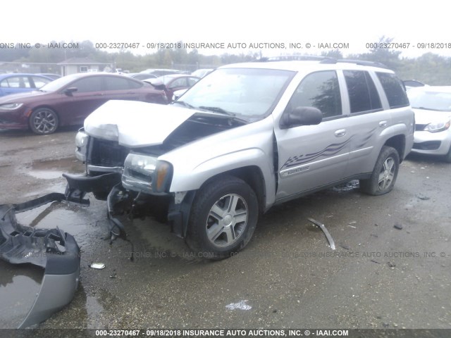 1GNDT13S542153096 - 2004 CHEVROLET TRAILBLAZER LS/LT SILVER photo 2