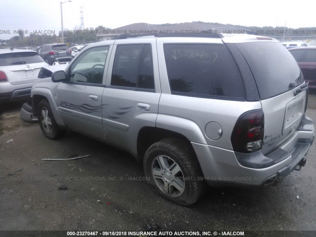 1GNDT13S542153096 - 2004 CHEVROLET TRAILBLAZER LS/LT SILVER photo 3