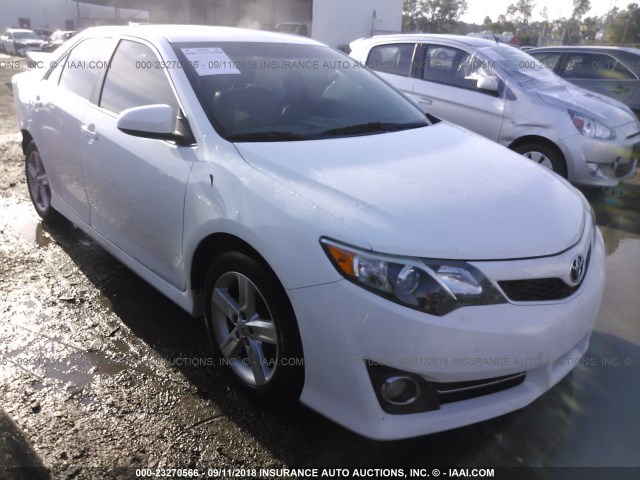 4T1BF1FK7CU165915 - 2012 TOYOTA CAMRY SE/LE/XLE 白色 照片 1