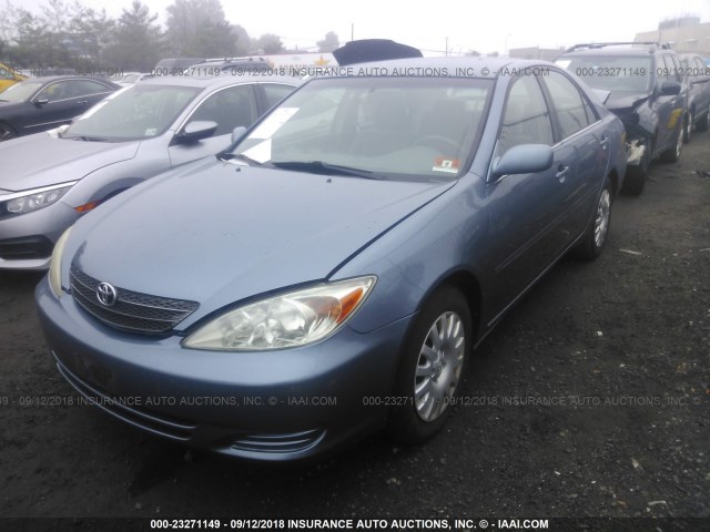 JTDBE32K340266807 - 2004 TOYOTA CAMRY LE/XLE BLUE photo 2
