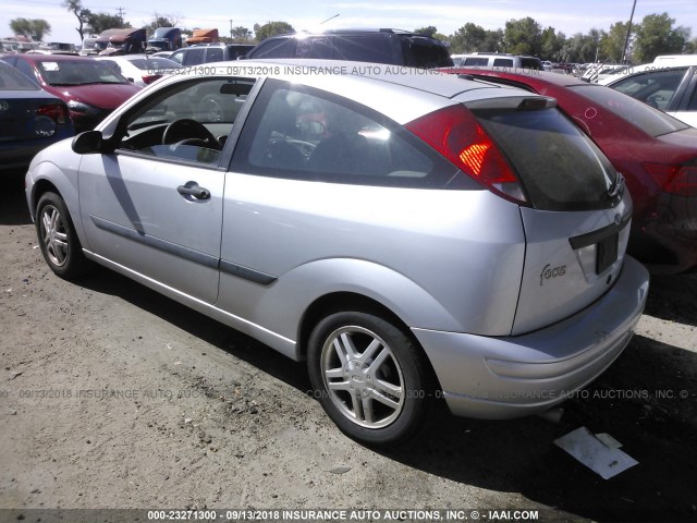 3FAFP31Z03R166694 - 2003 FORD FOCUS ZX3 SILVER photo 3