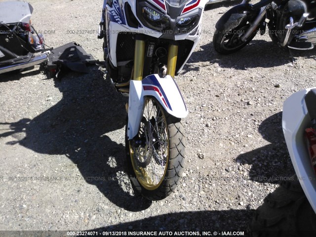 JH2SD04H0HK000309 - 2017 HONDA CRF1000 WHITE photo 5