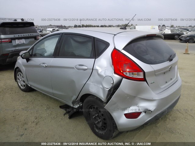 3FADP4EJXBM129598 - 2011 FORD FIESTA SE SILVER photo 3