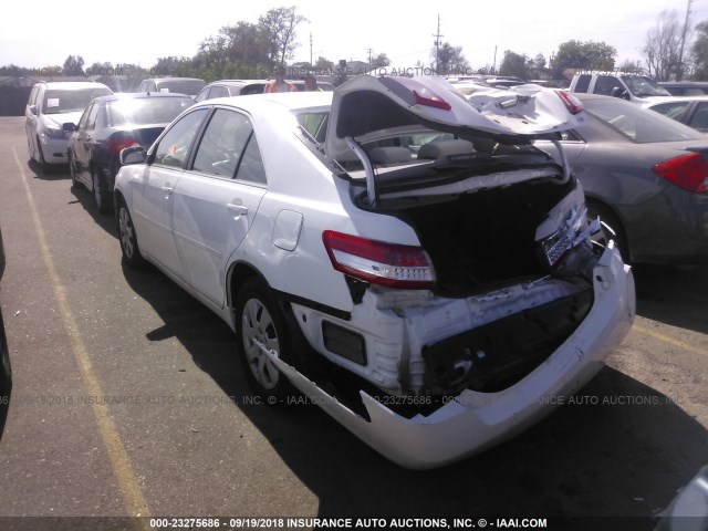 4T4BF3EK5AR055865 - 2010 TOYOTA CAMRY SE/LE/XLE WHITE photo 3