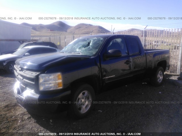 1GCRKSEA6BZ296378 - 2011 CHEVROLET SILVERADO K1500 LT BLUE photo 2