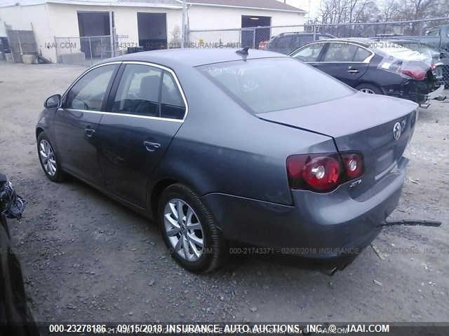 3VWRZ7AJ9AM032244 - 2010 VOLKSWAGEN JETTA SE/SEL GRAY photo 3