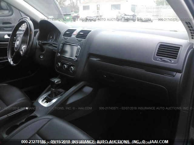 3VWRZ7AJ9AM032244 - 2010 VOLKSWAGEN JETTA SE/SEL GRAY photo 5