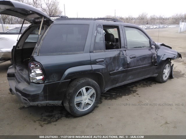 1GNDT13S652151133 - 2005 CHEVROLET TRAILBLAZER LS/LT BLACK photo 4