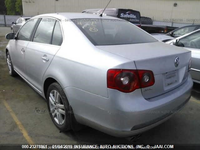 3VWEG71K97M074015 - 2007 VOLKSWAGEN JETTA WOLFSBURG 银色 照片 3