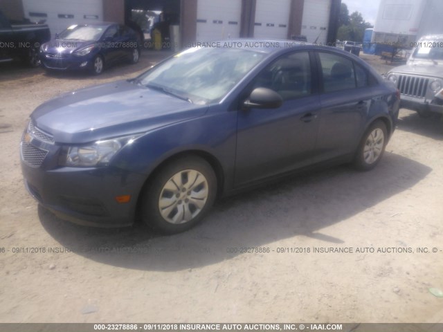 1G1PA5SH2D7113725 - 2013 CHEVROLET CRUZE LS BLUE photo 2