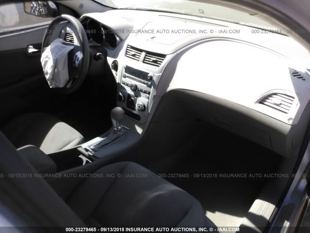 1G1ZC5E05CF357091 - 2012 CHEVROLET MALIBU 1LT SILVER photo 5