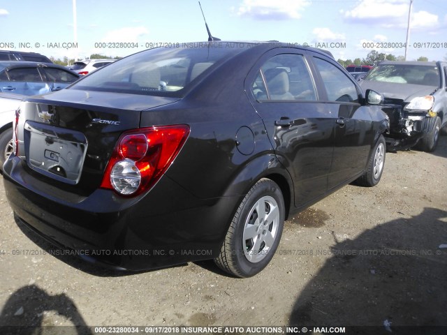1G1JA5SH4D4193116 - 2013 CHEVROLET SONIC LS 黑色 照片 4